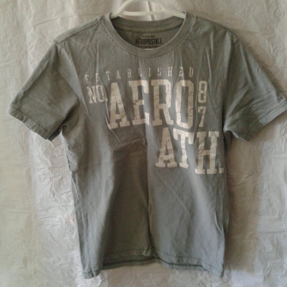 Men's   short sleeve t-shirt med. Aeropostale
